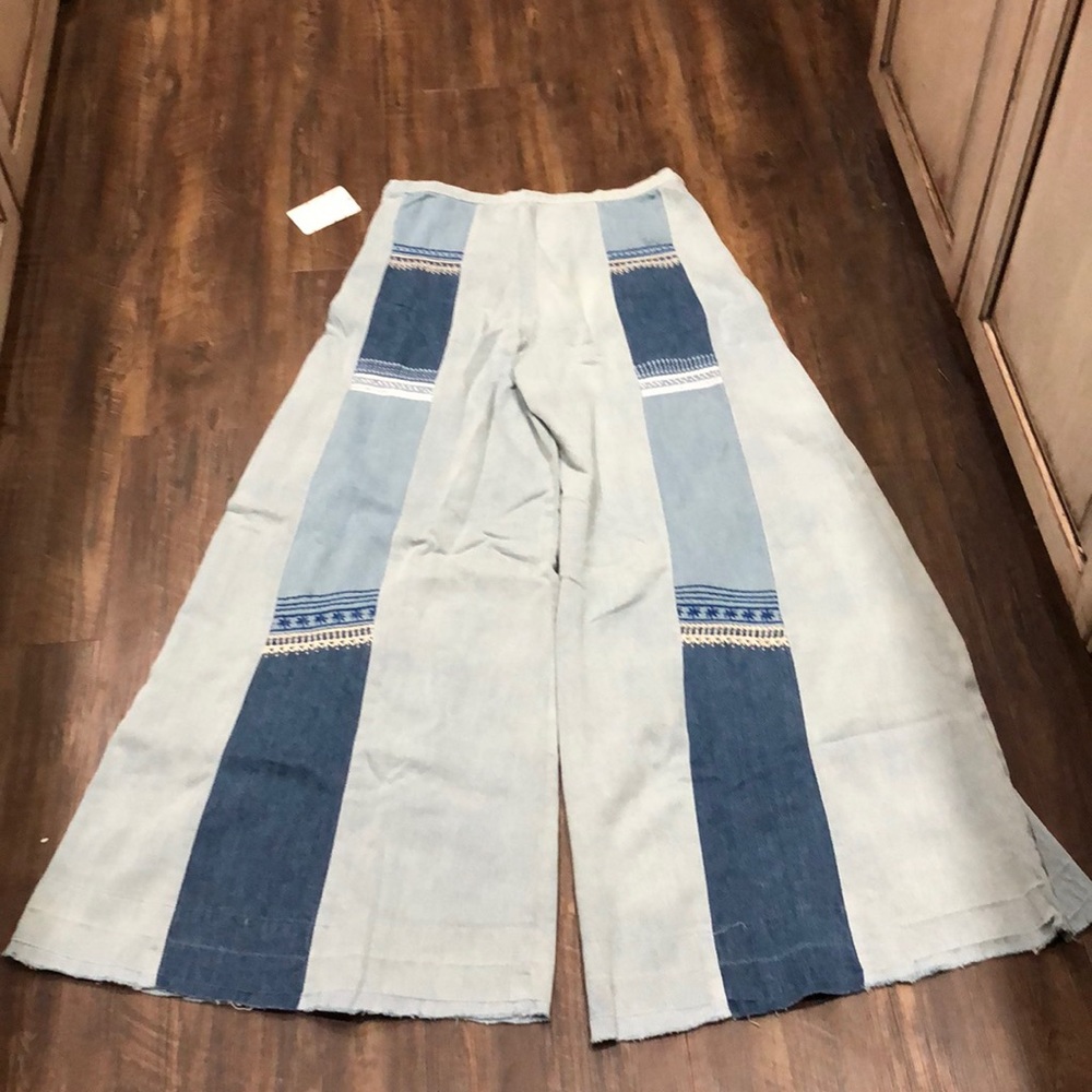 Free People Jeans Wide Leg Embroidered Side Zip - Picture 8 of 8
